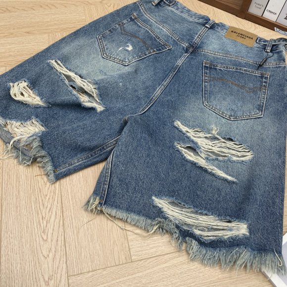 Balenciaga - Мужские джинсовые шорты LE_2606BA2 Balenciaga - Мужские джинсовые шорты LE_2606BA2