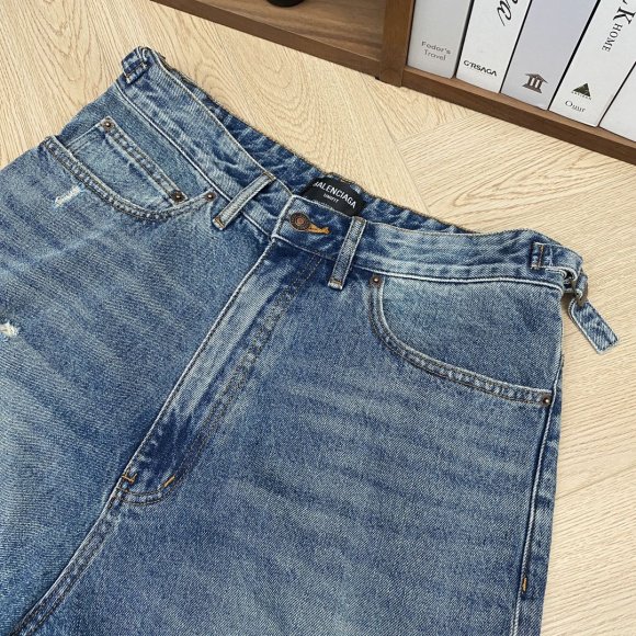 Balenciaga - Мужские джинсовые шорты LE_2606BA2 Balenciaga - Мужские джинсовые шорты LE_2606BA2