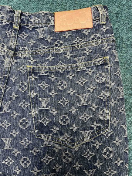 Louis Vuitton - Мужские штаны джинсы DZ_2811LV6 Louis Vuitton - Мужские штаны джинсы DZ_2811LV6