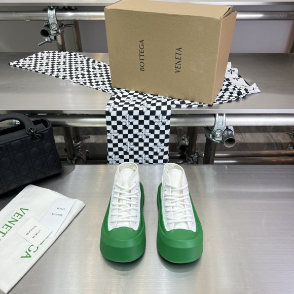 Bottega Veneta - Женские кеды ST3_1406BV1W Bottega Veneta - Женские кеды ST3_1406BV1W