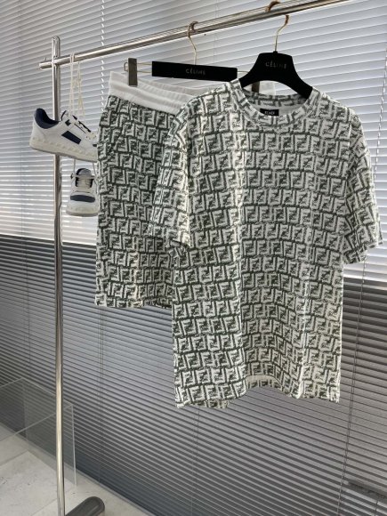 Fendi - Мужские шорты костюм TJ_2205FE6 Fendi - Мужские шорты костюм TJ_2205FE6