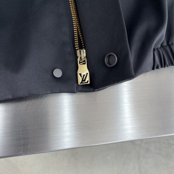 Louis Vuitton Monogram Craggy - Мужская куртка ветровка TJ_1610LV4 Louis Vuitton Monogram Craggy - Мужская куртка ветровка TJ_1610LV4