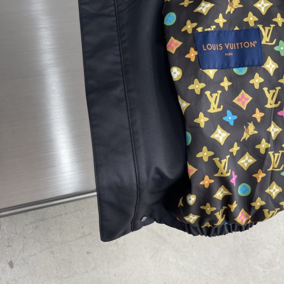 Louis Vuitton Monogram Craggy - Мужская куртка ветровка TJ_1610LV4 Louis Vuitton Monogram Craggy - Мужская куртка ветровка TJ_1610LV4