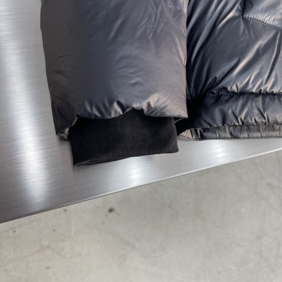 Louis Vuitton - Мужская куртка пуховик TJ_1411LV9 Louis Vuitton - Мужская куртка пуховик TJ_1411LV9