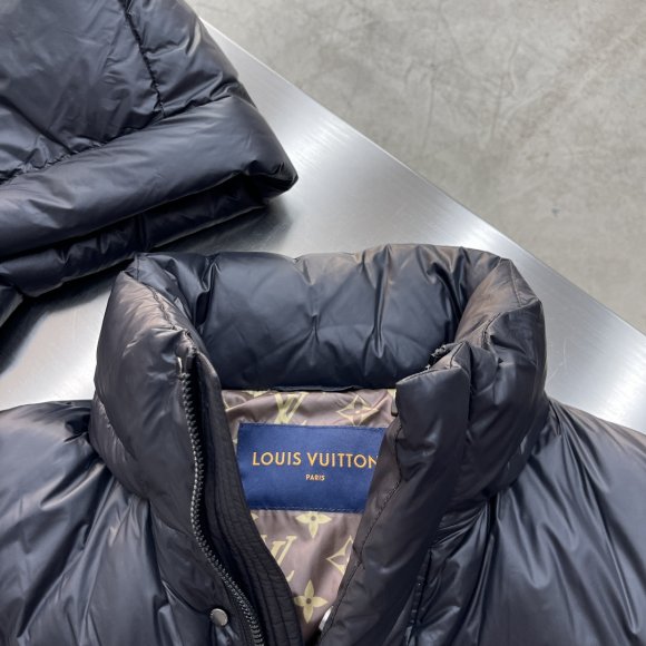 Louis Vuitton - Мужская куртка пуховик TJ_1411LV9 Louis Vuitton - Мужская куртка пуховик TJ_1411LV9