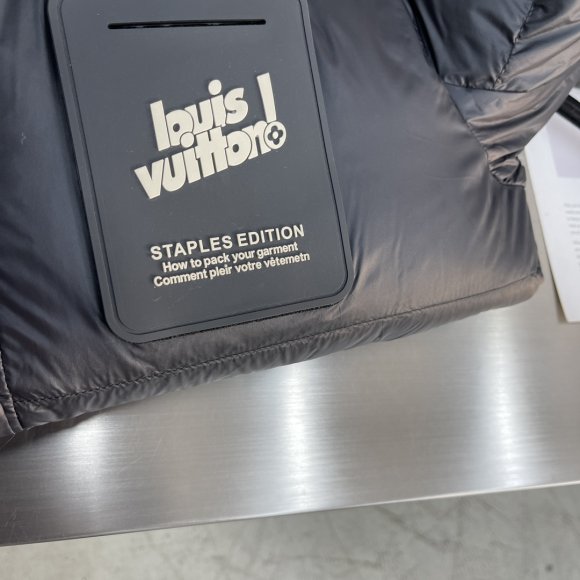 Louis Vuitton - Мужская куртка пуховик TJ_1411LV9 Louis Vuitton - Мужская куртка пуховик TJ_1411LV9