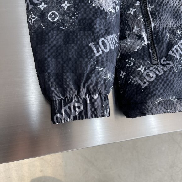 Louis Vuitton - Мужская куртка пуховик TJ_1411LV10 Louis Vuitton - Мужская куртка пуховик TJ_1411LV10