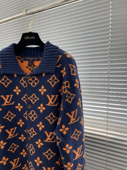 Louis Vuitton - Мужская кофта свитер кардиган TJ_0309LV6 Louis Vuitton - Мужская кофта свитер кардиган TJ_0309LV6
