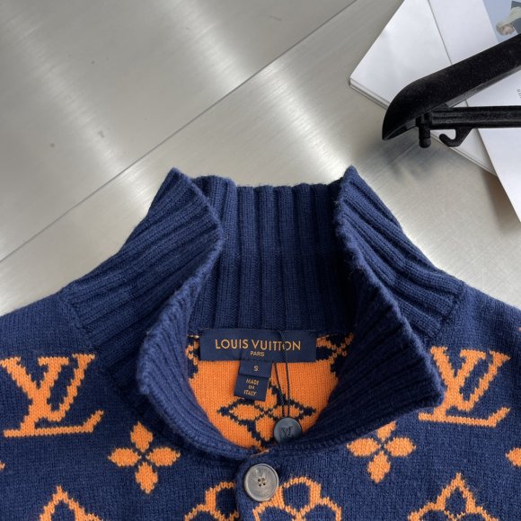 Louis Vuitton - Мужская кофта свитер кардиган TJ_0309LV6 Louis Vuitton - Мужская кофта свитер кардиган TJ_0309LV6