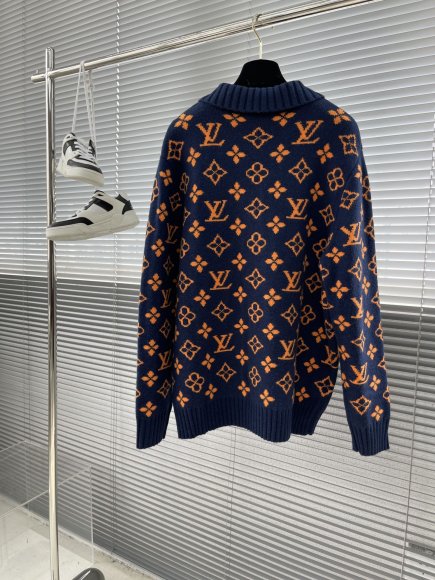 Louis Vuitton - Мужская кофта свитер кардиган TJ_0309LV6 Louis Vuitton - Мужская кофта свитер кардиган TJ_0309LV6