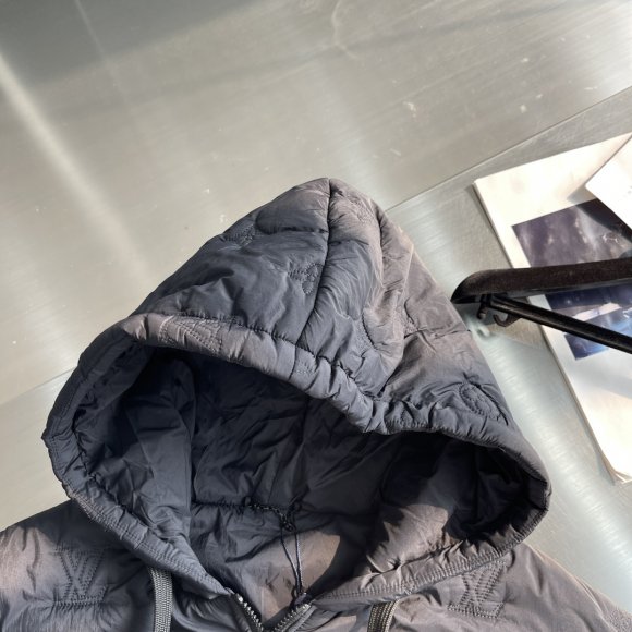 Louis Vuitton - Мужская куртка пуховик TJ_1610LV6 Louis Vuitton - Мужская куртка пуховик TJ_1610LV6