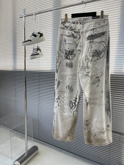 Balenciaga - Мужские штаны джинсы TJ_0510BA1 Balenciaga - Мужские штаны джинсы TJ_0510BA1
