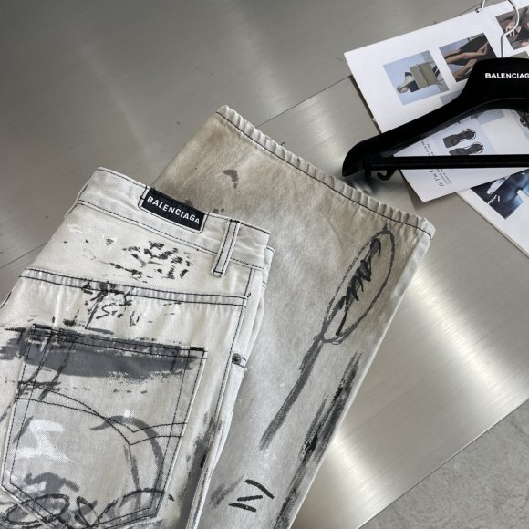 Balenciaga - Мужские штаны джинсы TJ_0510BA1 Balenciaga - Мужские штаны джинсы TJ_0510BA1