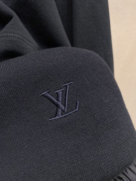 Louis Vuitton - Мужская двусторонняя куртка ветровка бомбер кофта DZ_1909LV5 Louis Vuitton - Мужская двусторонняя куртка ветровка бомбер кофта DZ_1909LV5