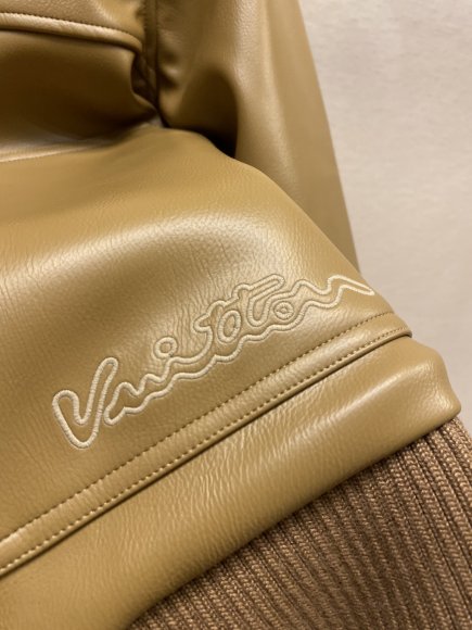 Louis Vuitton - Мужская двусторонняя куртка DZ_2708LV8 Louis Vuitton - Мужская двусторонняя куртка DZ_2708LV8