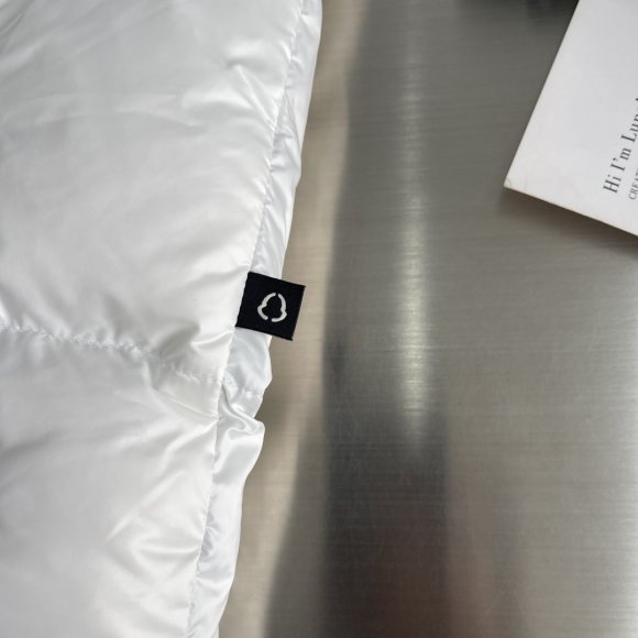 Moncler & FRGMT March - Мужской жилет пуховик TJ_3010MO11 Moncler & FRGMT March - Мужской жилет пуховик TJ_3010MO11