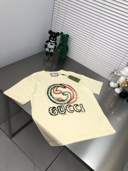 Gucci - Мужская футболка майка DZ_2205GU4