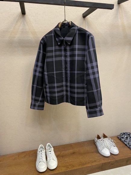 Burberry - Мужская двусторонняя куртка ветровка пиджак DZ_1909BU7 Burberry - Мужская двусторонняя куртка ветровка пиджак DZ_1909BU7