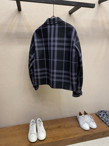 Burberry - Мужская двусторонняя куртка ветровка пиджак DZ_1909BU7 Burberry - Мужская двусторонняя куртка ветровка пиджак DZ_1909BU7