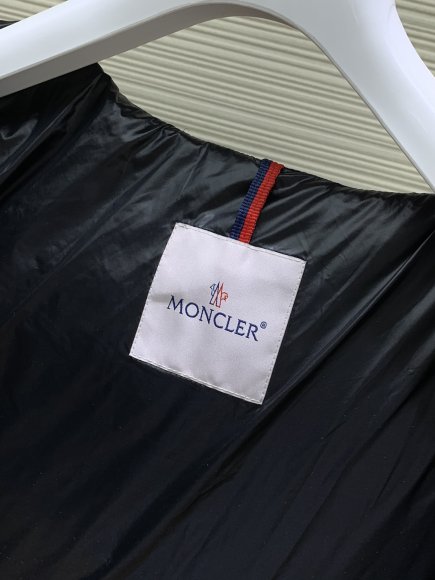 Moncler - Мужская куртка пуховик TI_0111MO5 Moncler - Мужская куртка пуховик TI_0111MO5