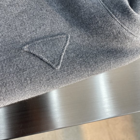 Prada - Мужская шерстяная кофта свитер кардиган TJ_1610PR10