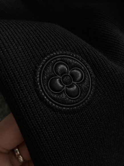 Louis Vuitton - Мужская утепленная кофта свитер DF_1511LV4 Louis Vuitton - Мужская утепленная кофта свитер DF_1511LV4