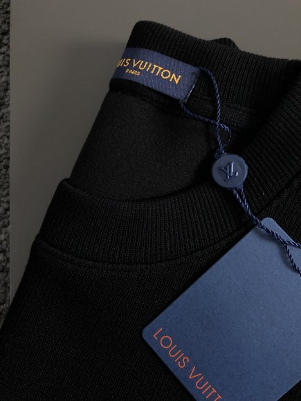 Louis Vuitton - Мужская утепленная кофта свитер DF_1511LV4 Louis Vuitton - Мужская утепленная кофта свитер DF_1511LV4