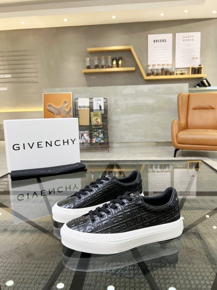 Givenchy - Мужские кроссовки RU_0705GI2