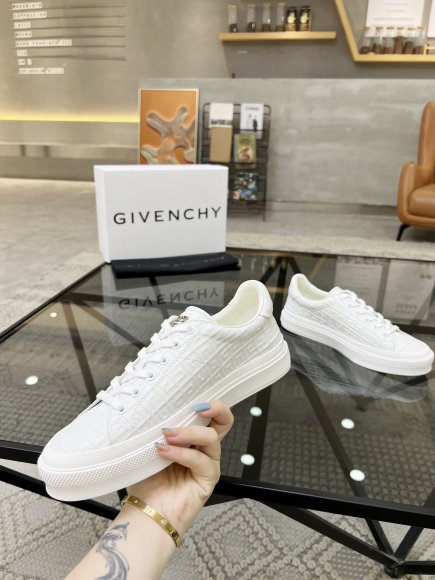 Givenchy - Мужские кроссовки RU_0705GI2
