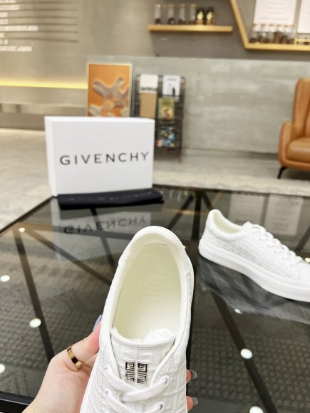 Givenchy - Мужские кроссовки RU_0705GI2