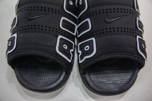 Nike Air More Uptempo - Женские шлепанцы PH_2305NI1W Nike Air More Uptempo - Женские шлепанцы PH_2305NI1W