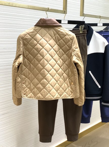 Burberry - Женская куртка ветровка TI_0508BU1