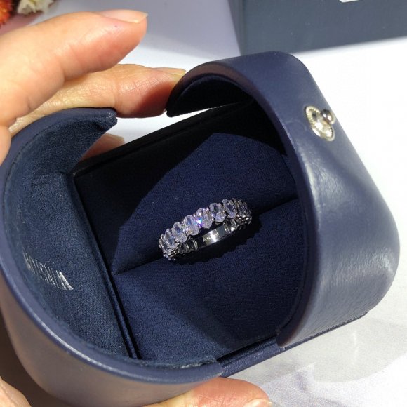 Harry Winston Кольцо OR_2202HW8