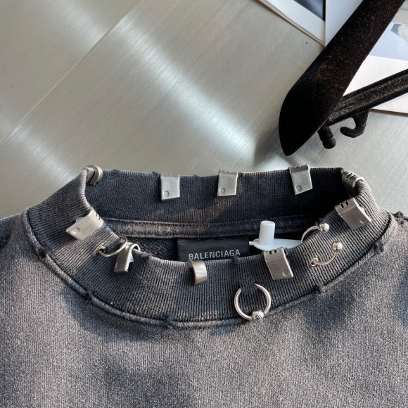 Balenciaga Pierced Round - Мужская кофта толстовка TJ_3010BA13 Balenciaga Pierced Round - Мужская кофта толстовка TJ_3010BA13