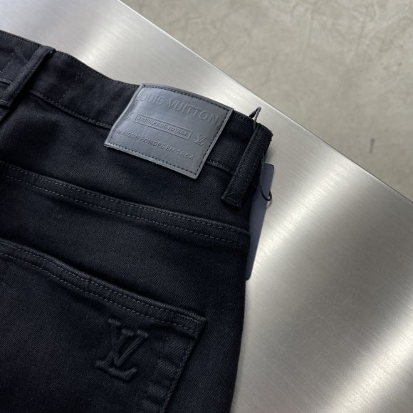 Louis Vuitton - Мужские штаны джинсы TJ_0310LV9 Louis Vuitton - Мужские штаны джинсы TJ_0310LV9