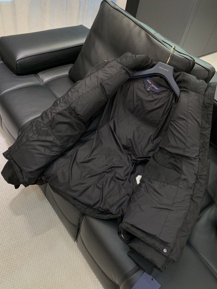 Louis Vuitton - Мужская куртка пуховик TI_0111LV8 Louis Vuitton - Мужская куртка пуховик TI_0111LV8