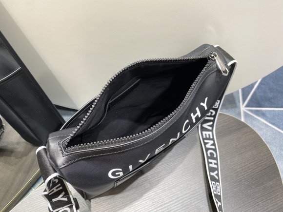Givenchy Мужская сумка мессенджер GI_0502GI5