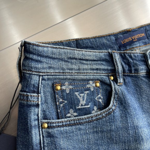 Louis Vuitton - Мужские штаны джинсы TJ_0310LV11 Louis Vuitton - Мужские штаны джинсы TJ_0310LV11