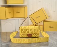 Fendi - Женская сумка мессенджер LG_1705FE2 Fendi - Женская сумка мессенджер LG_1705FE2