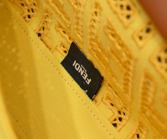 Fendi - Женская сумка мессенджер LG_1705FE2