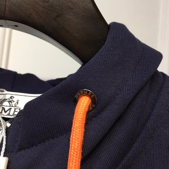 Hermes - Мужской спортивный костюм KN_3110HE4 Hermes - Мужской спортивный костюм KN_3110HE4