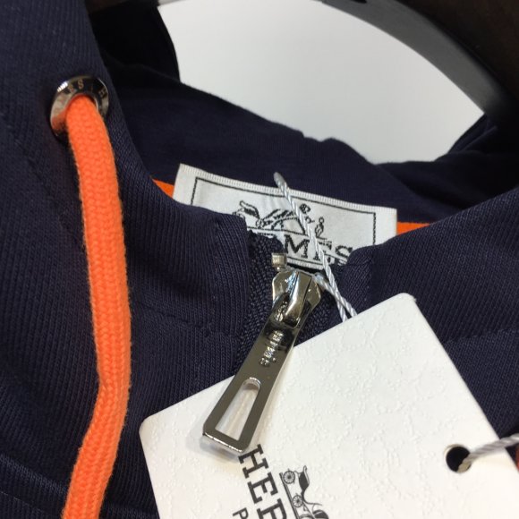 Hermes - Мужской спортивный костюм KN_3110HE4 Hermes - Мужской спортивный костюм KN_3110HE4