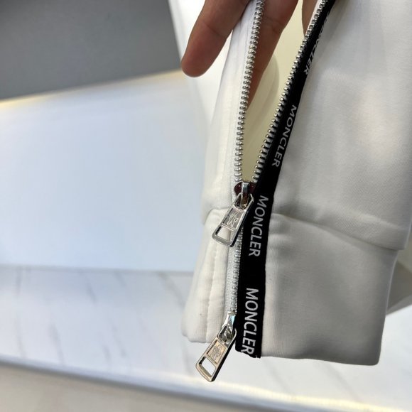 Moncler - Мужская кофта толстовка DZ_0501MO10 Moncler - Мужская кофта толстовка DZ_0501MO10