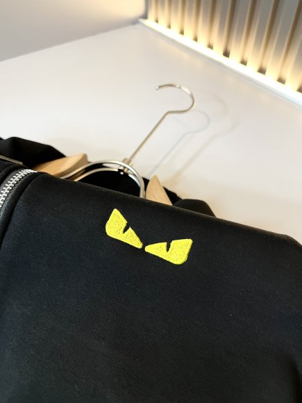 Fendi - Мужской утепленный спортивный костюм DF_0411FE1 Fendi - Мужской утепленный спортивный костюм DF_0411FE1