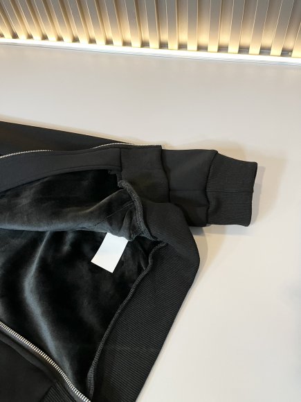 Fendi - Мужской утепленный спортивный костюм DF_0411FE1 Fendi - Мужской утепленный спортивный костюм DF_0411FE1