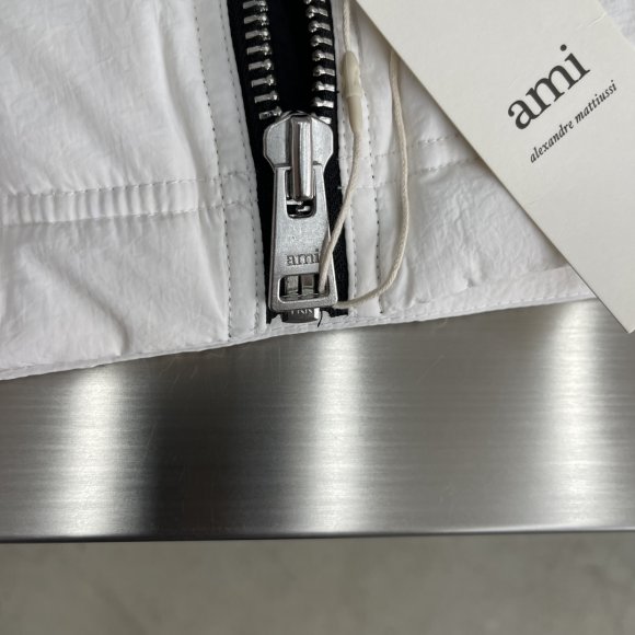 Ami - Мужской жилет пуховик TJ_2911AM8