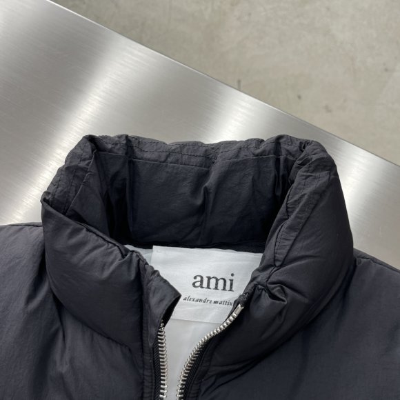 Ami - Мужской жилет пуховик TJ_2911AM8