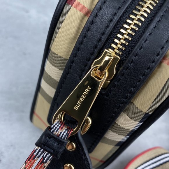 Burberry Сумка мессенджер BU_1602BU3