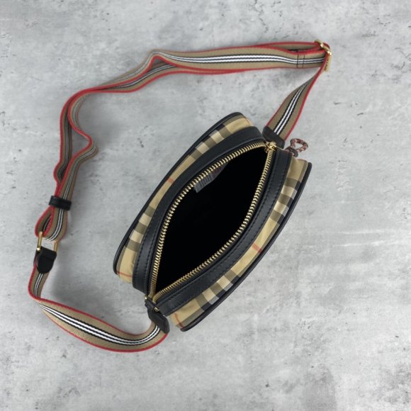 Burberry Сумка мессенджер BU_1602BU3