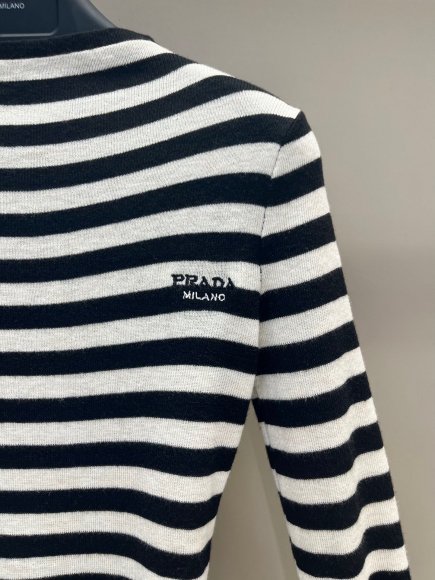 Prada - Женская шерстяная кофта 3D_0712PR1